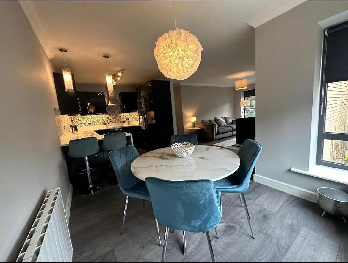 Dublin Airport Large Superior Serviced Apartment - Sleeps 6 0*,  Ireland